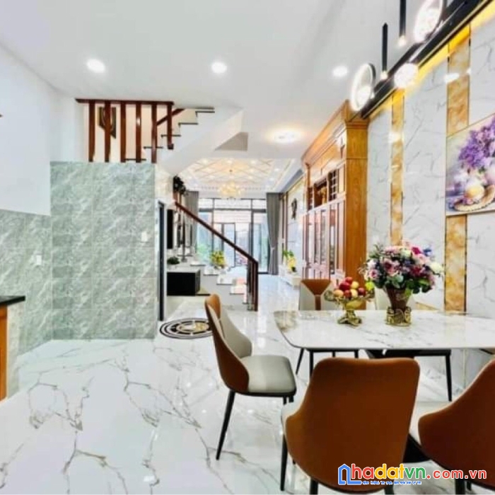 Giáp gò vấp, đường 12m ( bàn cờ ), 4 tầng, 68m2, chỉ 6 tỷ 200tr.