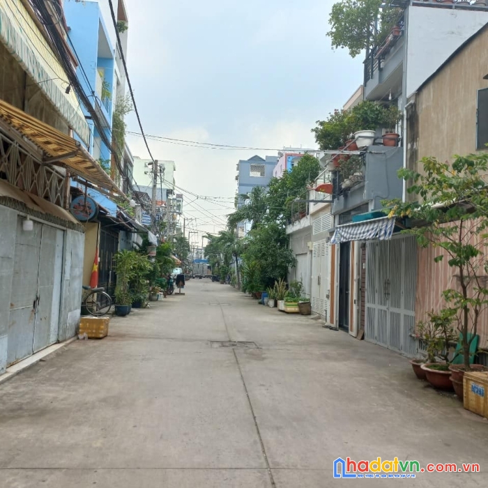 Hẻm ô tô - 3 tầng - 3 phòng ngủ - 3.1 tỷ.