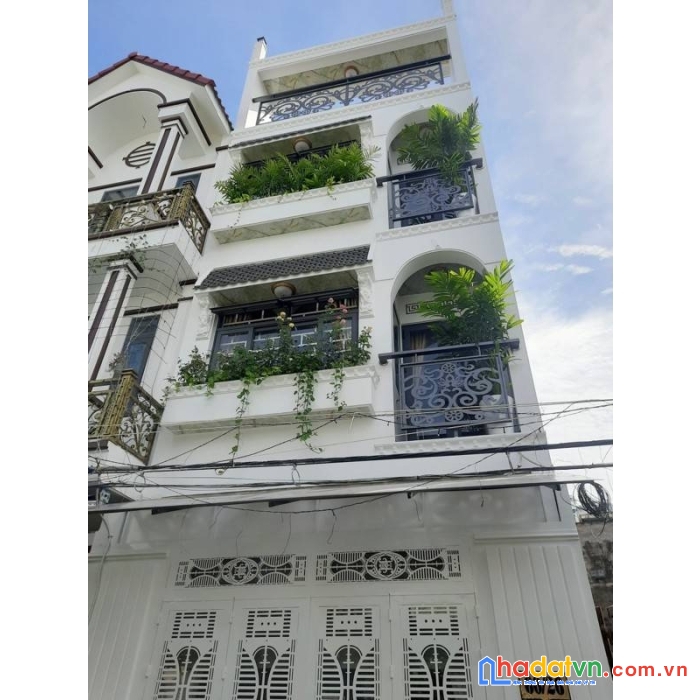 Chính chủ cần bán nhà đẹp, chất lượng, hẻm xe hơi 5m liên hệ: 0899861866, 0933861866.