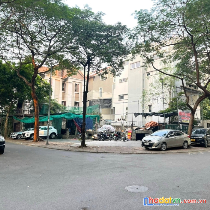 Bán mảnh đất 258.2m2 taị khu đô thị dịch vọng, cầu giấy, lô góc, kinh doanh bất chấp giá 87 tỷ