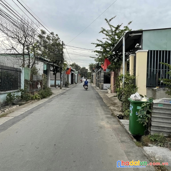 Nhà 5x30 sổ riêng full thổ cách ngã 4 nguyễn khuyến 200m giá 3 tỷ 500