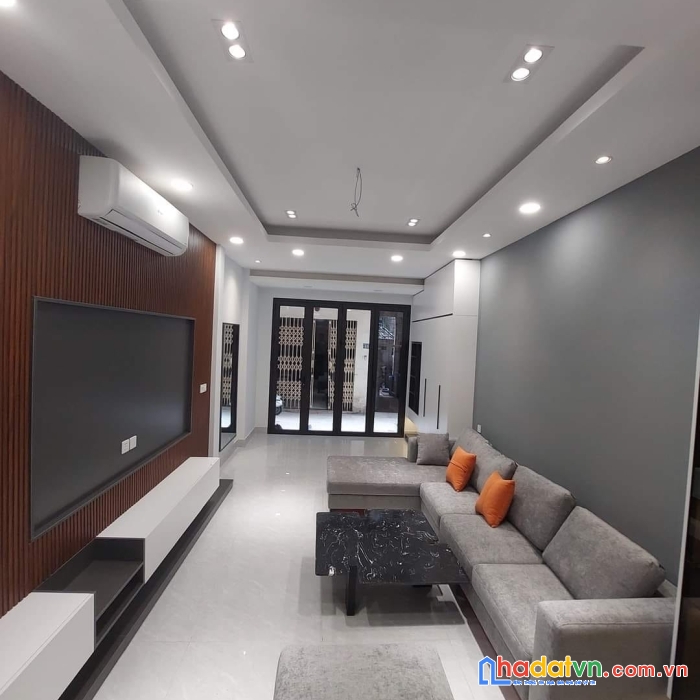 Bán nhà trung tâm đống đa 58m2, mới đẹp, ô tô, nội thất đẹp long lanh, gía 12 tỷ