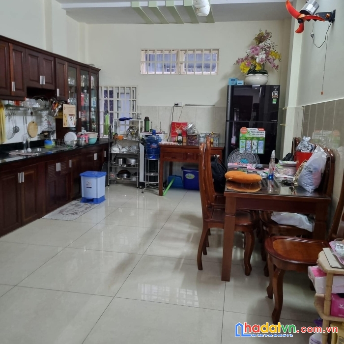 Chính chủ rất cần bán nhà . nguyễn súy hxh. p tân quý , q tân phú.dt:4 x15,5m , 3 lầu , 4pn ,5wc,