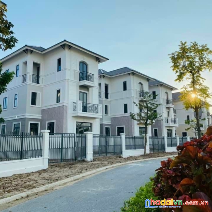 Bán gấp căn góc biệt thự villa 135m2 kđt centa vsip từ sơn