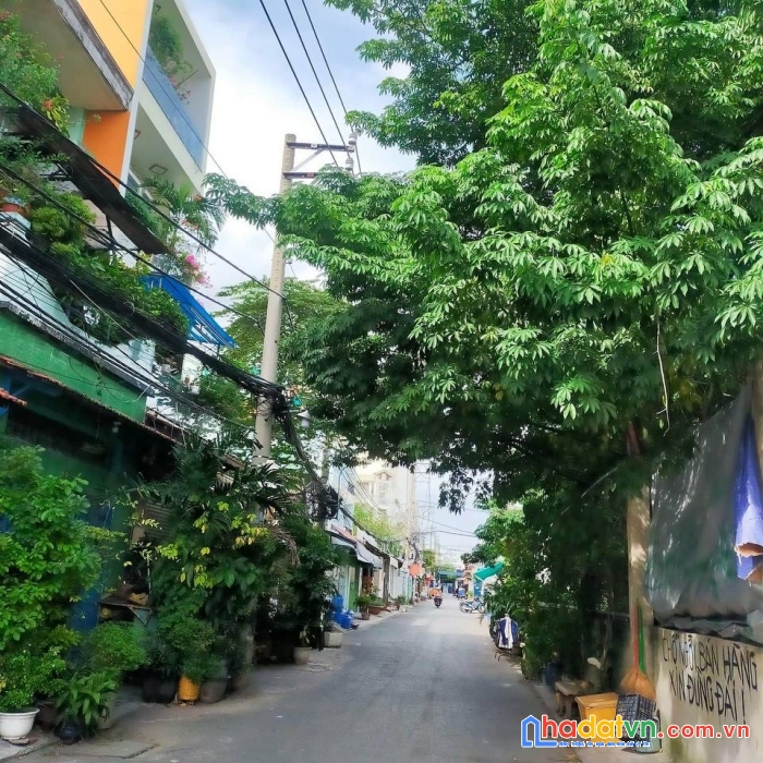 Bán nhà 4 tầng đường lê văn quới, hẻm xe tải tránh, 68m2 chỉ 5.9 tỷ, giáp tân phú