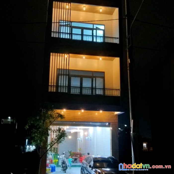 Chính chủ bán nhà mặt tiền 4 tầng kiên cố tại phố biển quy nhơn