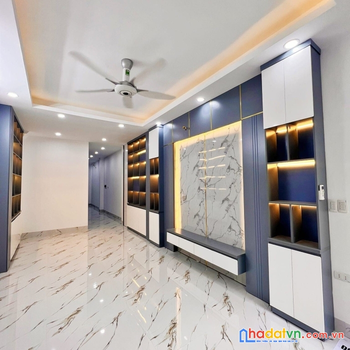 Bán nhà thái thịnh 62m2 - khu phân lô - trung tâm đống đa - 5 tầng thang máy - 3 bước ô tô tránh –