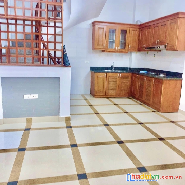 Bán nhà hồ tùng mậu cầu giấy- gần ô tô- sđcc. nhỉnh 4 t