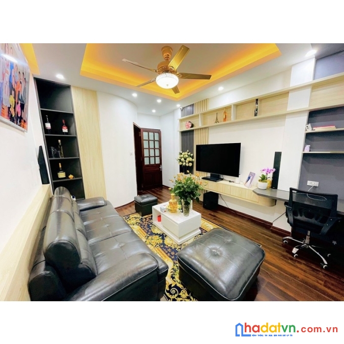 Bán nhà ở luôn ngõ 1 khu phân lô phố trần quang diệu, dt32m2x5t, mt3.8m.