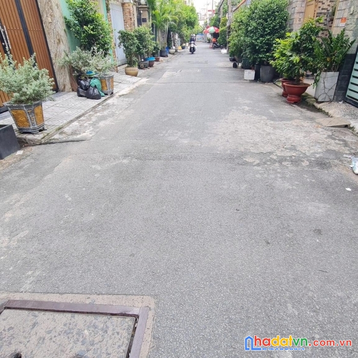 Bán nhà hẻm 8m thích quảng đức - nguyễn kiệm, dt: 4.5x25m, 4 tấm, 14.5 tỷ