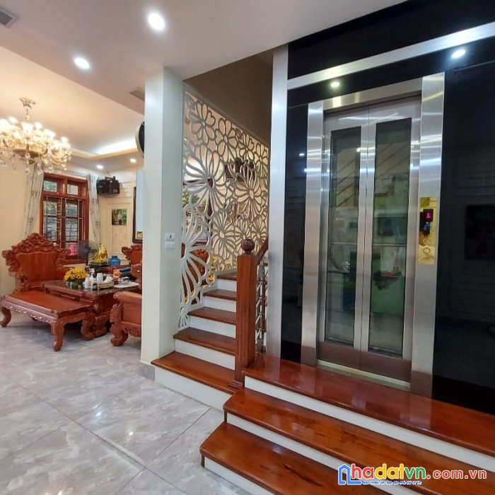 Nhà đẹp đón tết, 6 tầng thang máy, tại việt hưng, giá nhỉnh 7 tỷ