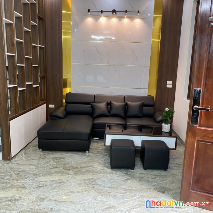 Bán nhà ngõ 268 ngọc thụy 36m2*5t*3.7 tỷ 10m ô tô tránh, tặng nội thất 0911973662