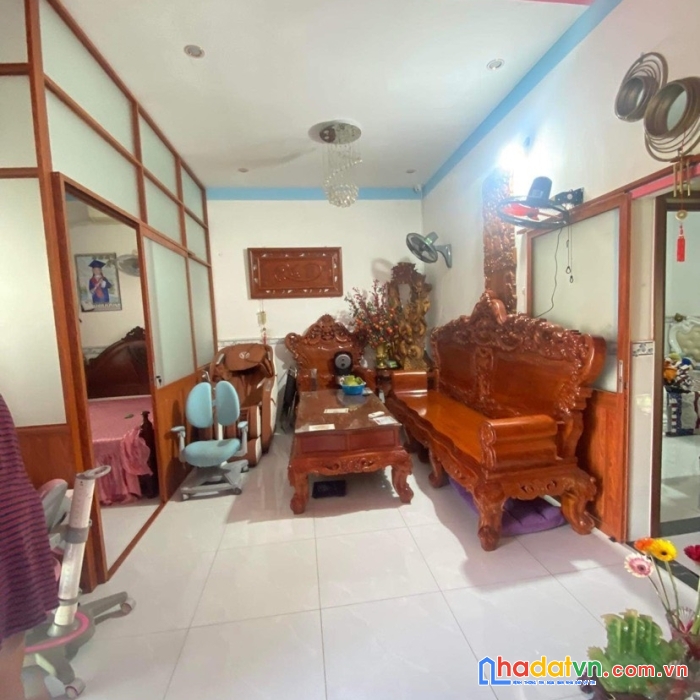 Còn 3.2 tỷ nhà 50m2 xây đẹp  ở liền hxh bàn cờ p. tân phú q9.