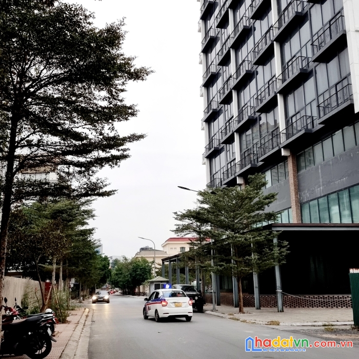 Bán nhà khu bt vườn đào llq, tây hồ, 6t, thang máy, dt95m, giá 39 tỷ.