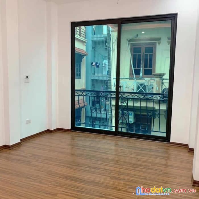 Lô góc nhà đẹp ở ngay phố quan nhân nhân chính 35m 4 tầng 4 ngủ phân lô gần ô tô nhỉnh 4 tỷ