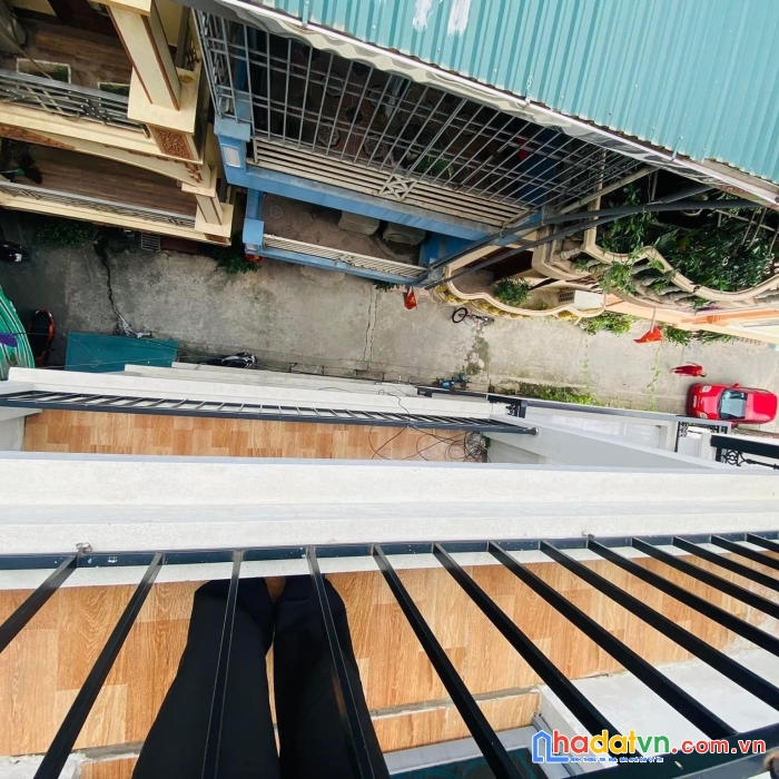Có 1 không 2 nhà đẹp quang trung ô tô đỗ cửa vào nhà chỉ 4.x tỷ, mt 4,5m, 5 tầng.lh công 0931706698