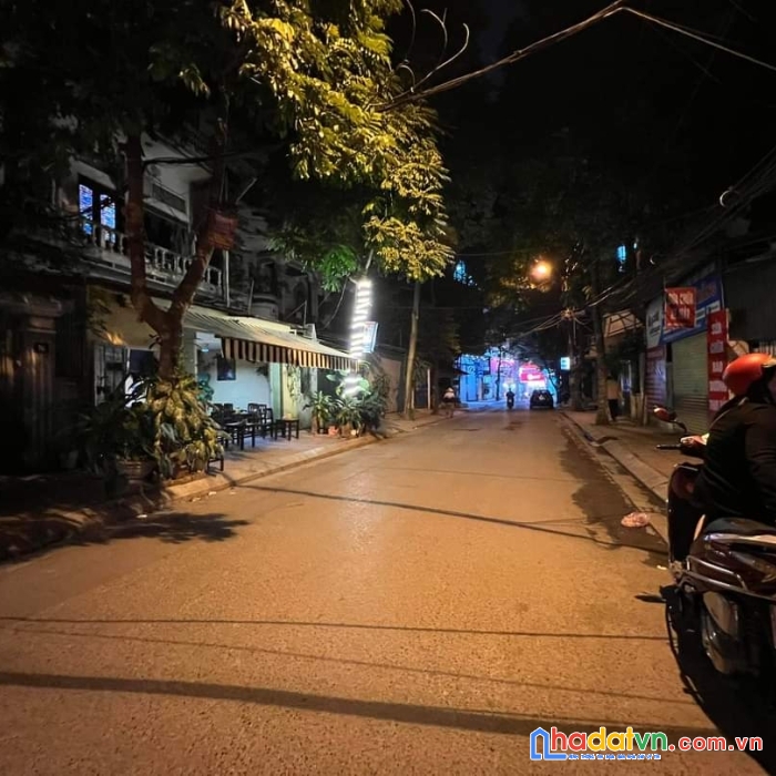 Lô góc - sát ô tô – tương lai phát triển vô cùng – 50* 5 tầng giá 5.5 tỷ.