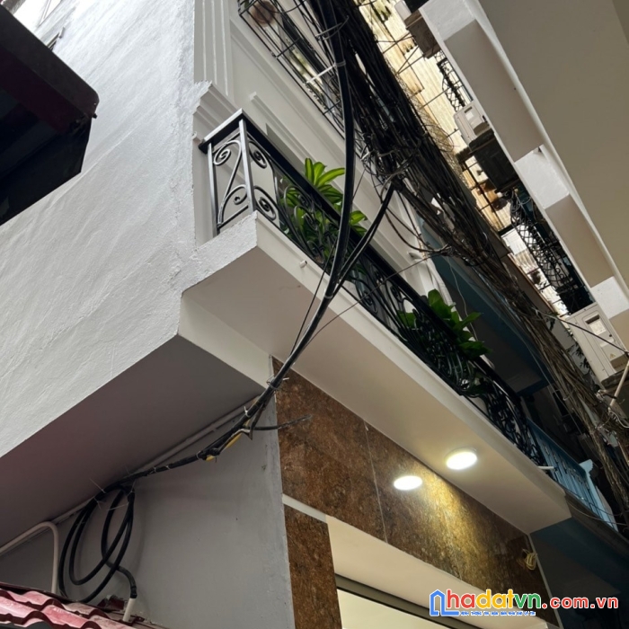 Bán nhà giáp bát, dt36m x5t,giá chỉ 3,1 tỷ,ở luôn,sđcc