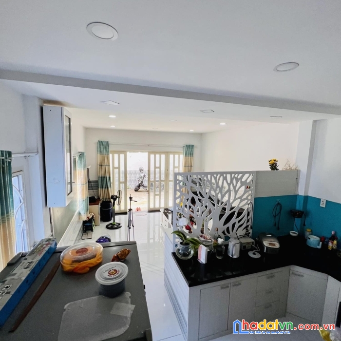 Tân phú, phú thọ hòa, hẻm xe hơi, 2 tầng, 32m2, nhỉnh 2 tỷ.