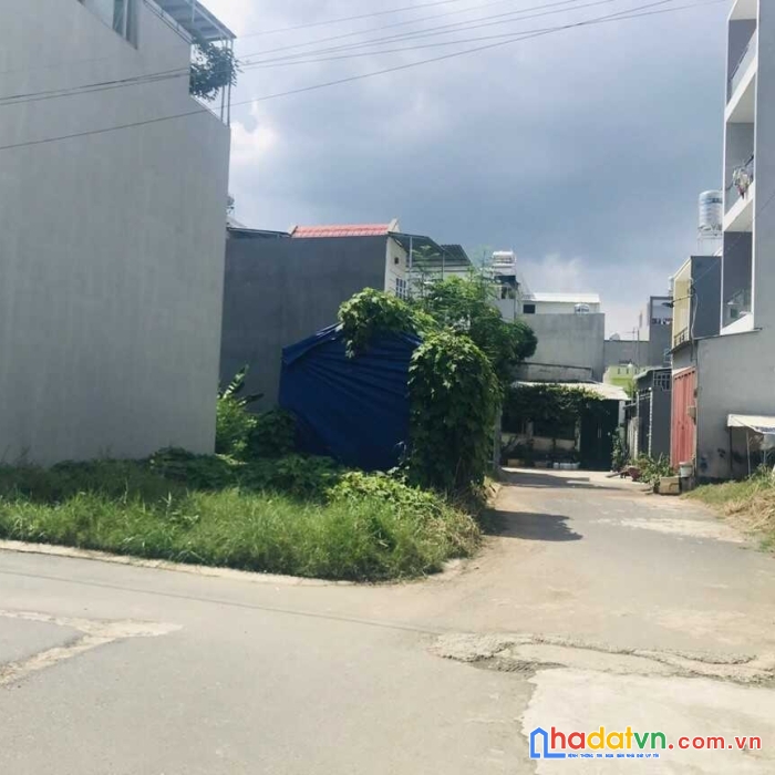 Bán đất đông dư thôn thượng –lô góc 39m2 mtien 4m vuông đét, gần chợ.0982852808