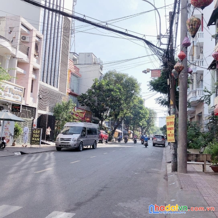 Chính chủ bán gấp nhà mt. thống nhất ,p tân thành  q tân phú. dt 4.5 x 20m. 2 lầu , 4pn. chỉ 9.3