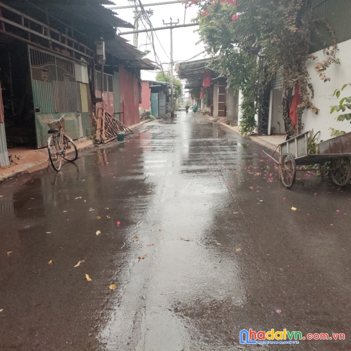 B á n đất tặng nhà  850 triệu đường ô tô phóng có nhà 1 tầng diện tích 100 m mặt tiền 9m  sổ đỏ