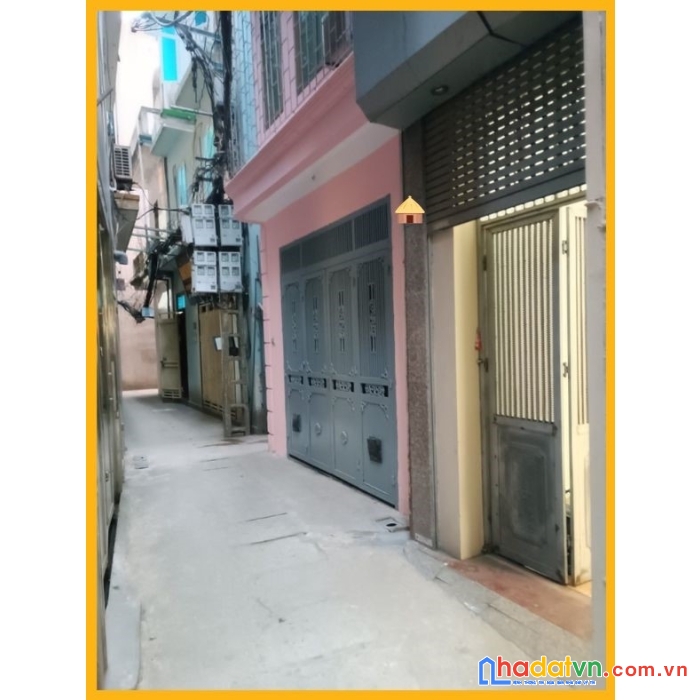 Lê thanh nghị gần bách khoa 10m ô tô dt31m2 x 4 tầng, mt4m, giá 3.3 tỷ.
