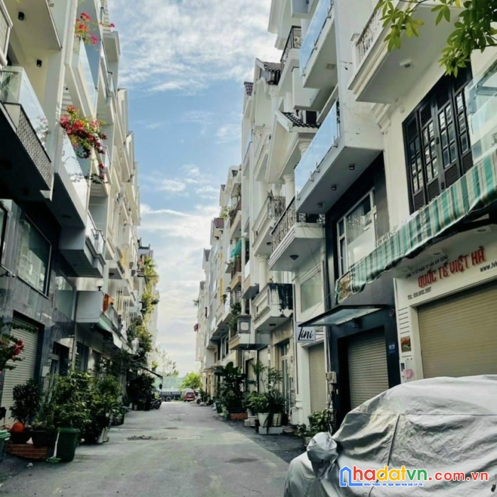 Bán nhà khu đông âu, liền kề pmh, quận 7