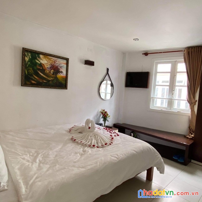 Ngộpppp....... giảm giá bán gấp khách sạn kinh doanh đường nguyễn chí thanh, p1, đà lạt giá 20 tỷ