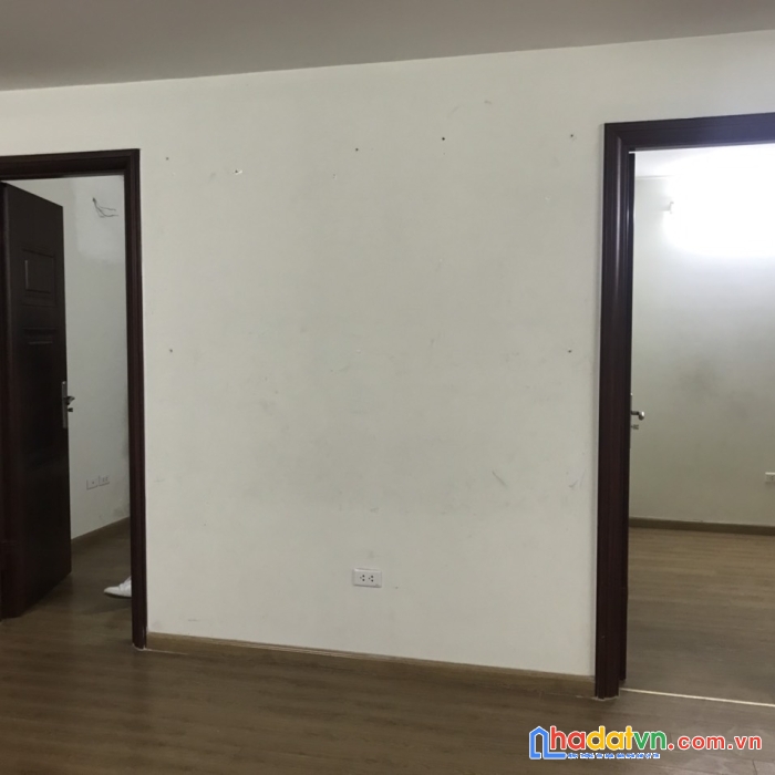 Bán gấp chcc tháp a- 219 trung kính, dt 70m2, 2pn, 2vs đồ cơ bản(điều hòa, nóng lạnh, tủ bếp) cửa