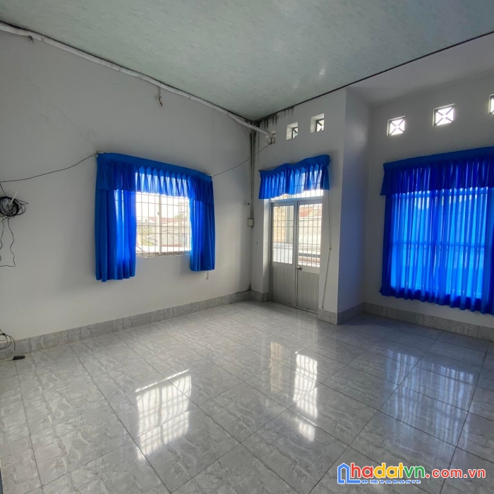 Cho thuê nhà mặt tiền 1 trệt 1 lầu gần chợ nàng hai tp sa đéc đồng tháp.