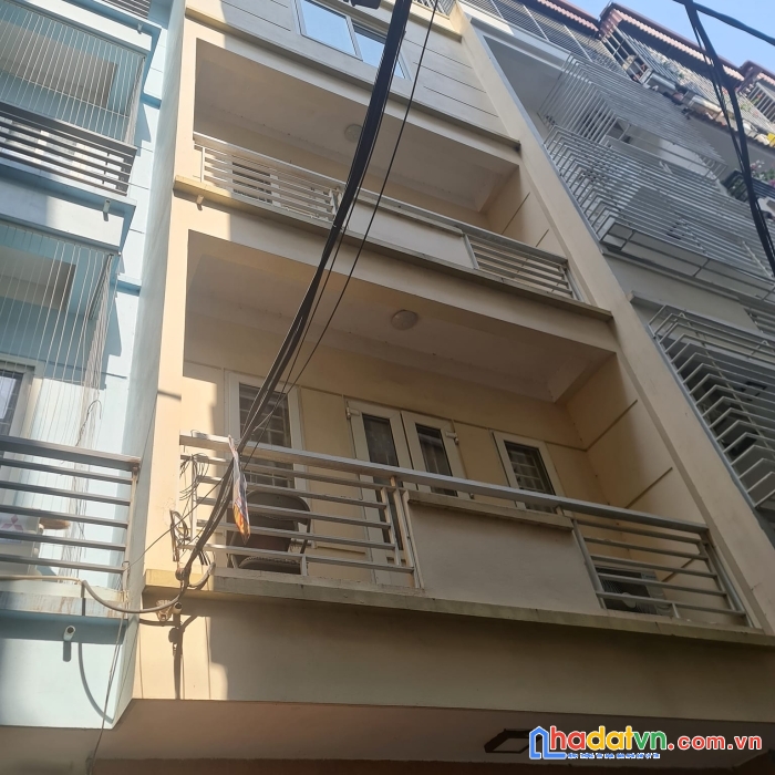 Quá hiếm ! nhà ngọc thuỵ- long biên dt 35m ,5t ,giá 3,5 tỷ .ô tô vào nhà. không có căn thứ 2
