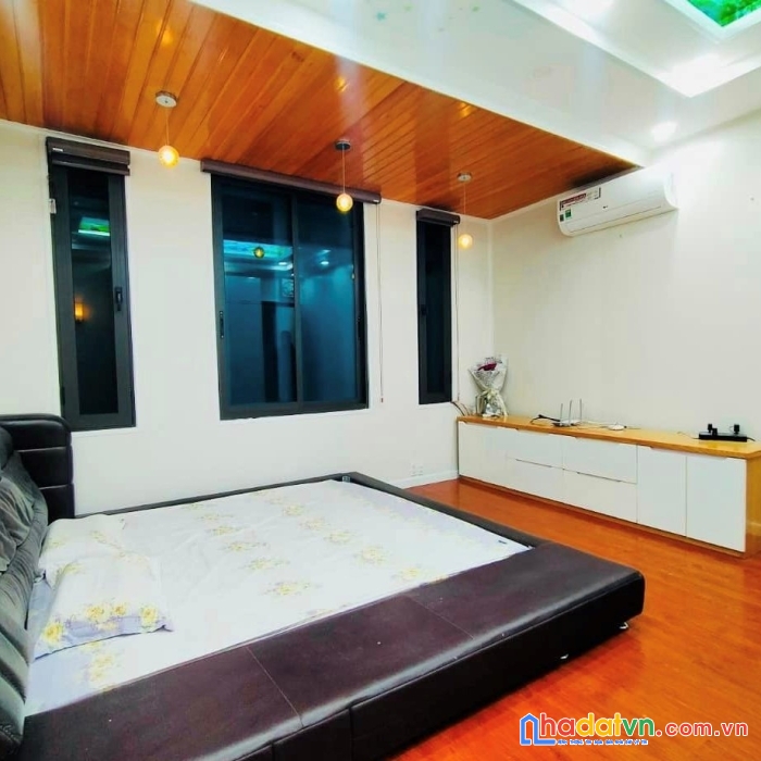 Nhà đẹp bán nhanh trước tết! ngọc lâm long biên 35m 5 tầng mặt tiền 3.7m chỉ 2.9 tỷ
