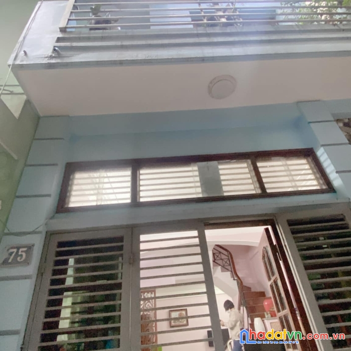 Bán nhà nguyễn văn cừ long biên 38m 3.5 tầng mặt tiền 3.7m 3 tỷ