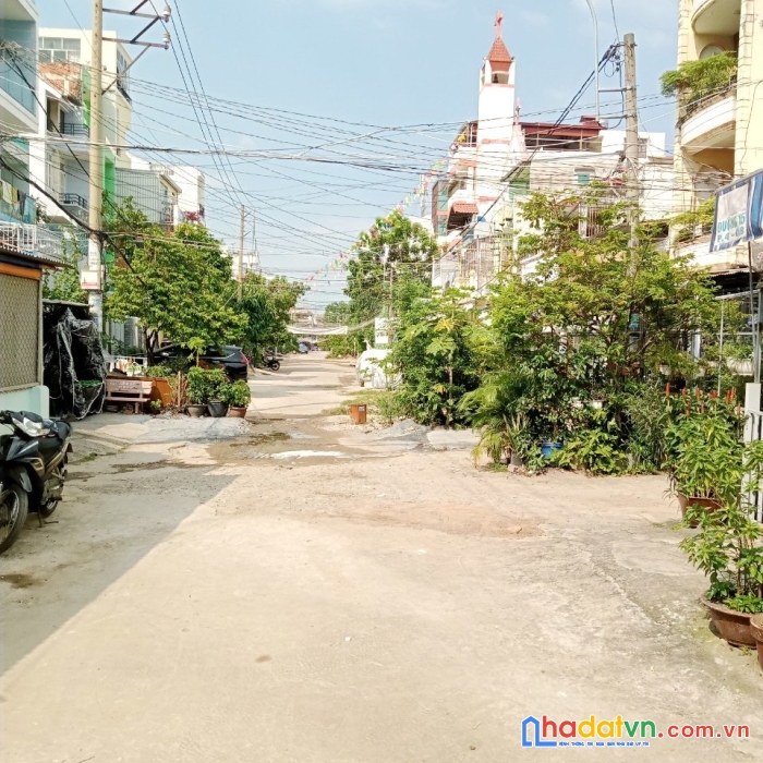Nhà bán căn góc mt đường 15 kdc p4q8 giá : 4 tỷ 250 triệu