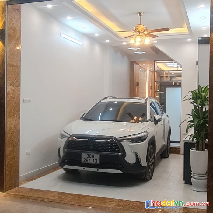 8 tỷ plo ô tô vào nhà phố nguyễn tuân 4 tầng, nhà đẹp ở ngay.