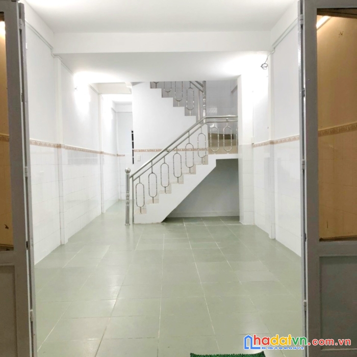 Nhà cho thuê hẻm xe tải 3 tầng dạ nam p2 q8 giá 15tr