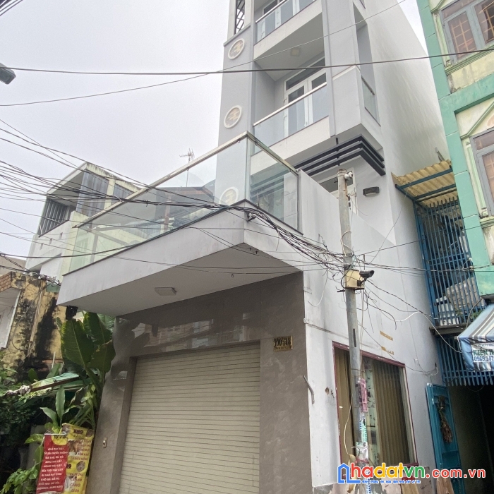 Cho thuê nhà 4 tầng hẻm xe hơi dương bá trạc p2q8 giá 18tr