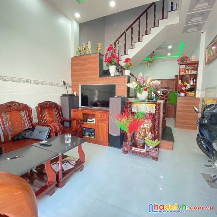 Bán nhà ngã năm chuồng chó gò vấp, dtsd: 84m2, ngang 4m nhú 3 ty tl