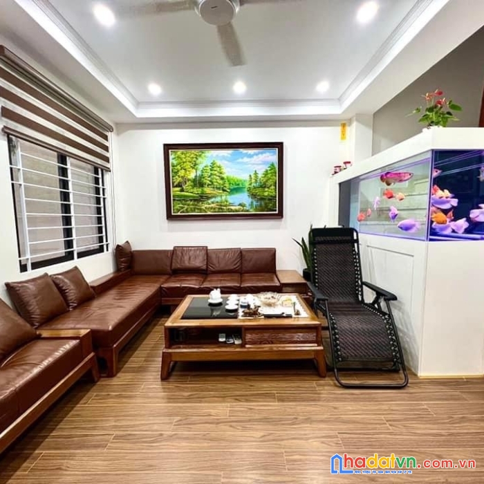 Gia đình bán nhà ngõ quan nhân, đất có lộc, giá 5.4 tỷ