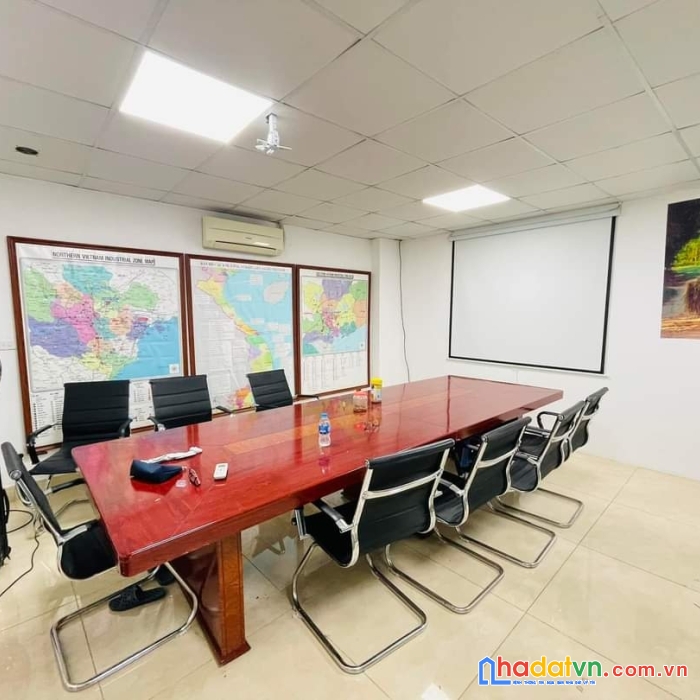 Bán tòa nhà văn phòng ngõ 127 văn cao- trung tâm ba đình - 150m2 mặt tiền hơn 9m.