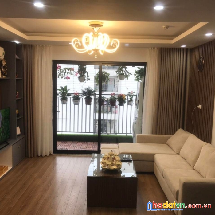 Bán căn hộ toà cao cấp a10 nguyễn chánh.100m2, 3 ngủ, giá: 4 tỷ có tl