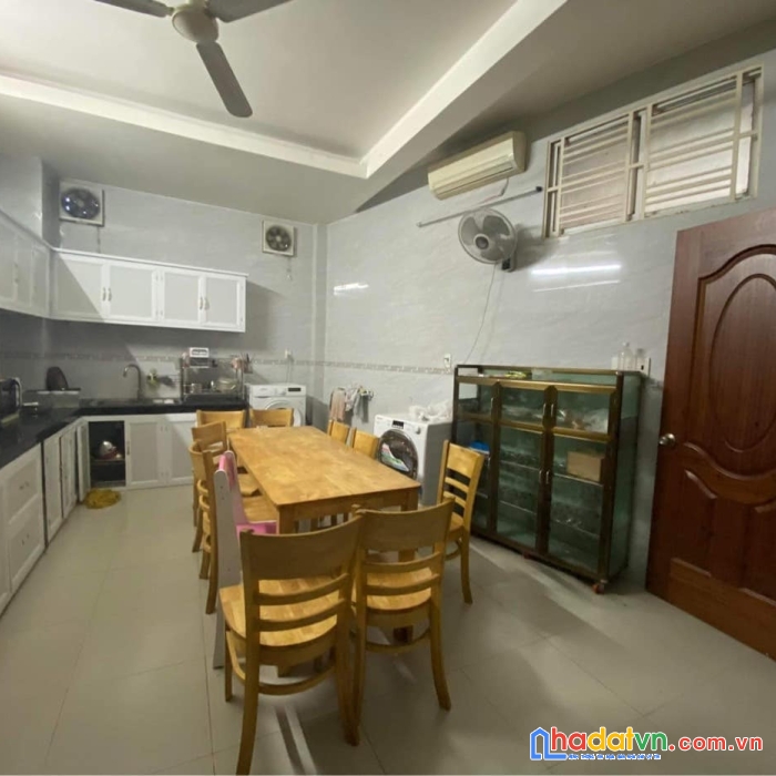 Gấp , nhà tân bình . đường bạch đằng. hẻm xe hơi. 3 tầng . 4 x 19m . chỉ 5 tỷ 2