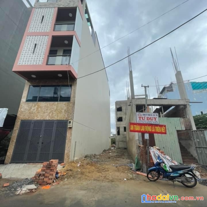 Bán đất đẹp và vị trí xe tải quay đầu,dt 81 m,full sổ,shr,trần xuân soạn phường tân hưng quận 7.