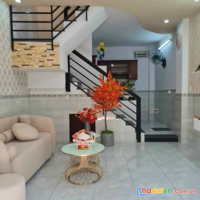 Xem nhà, phú nhuận, 3.9 x 8m, 1 lầu 2pn, huỳnh văn bánh, 3.9 tỷ