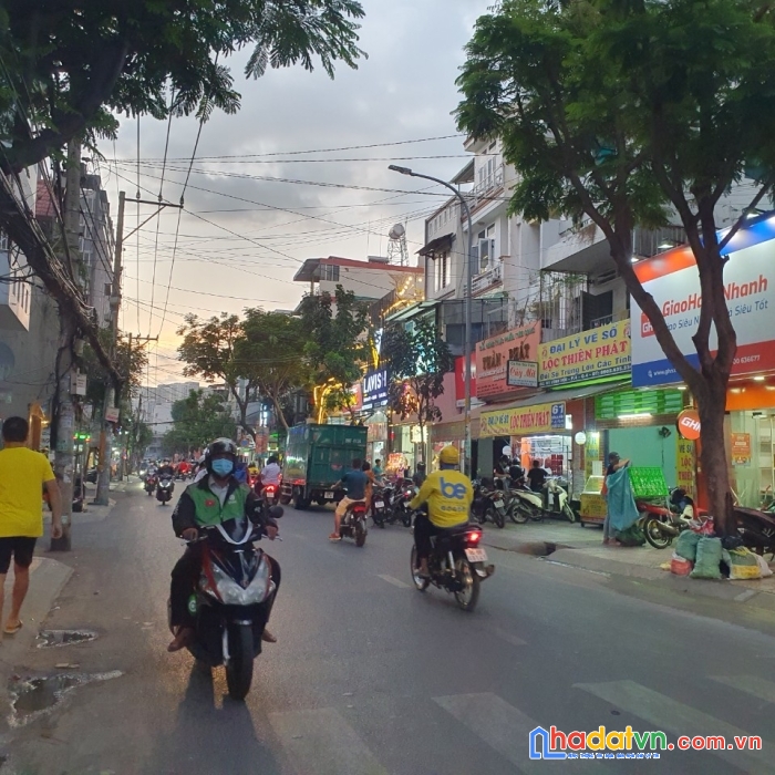 Mặt tiền kinh doanh vĩnh hội q4 ngang 4 x25 m - 6 tấm 
 , nhà hai mặt đường  trước, sau, dòng