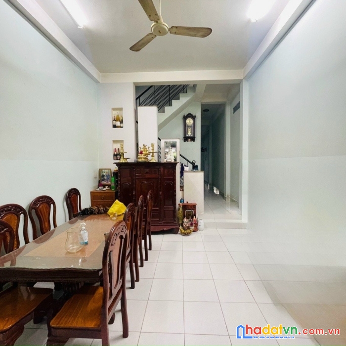 Chính chủ cần bán nhanh căn nhà 1 trệt 1 lầu vị trí đẹp tại tp. tây ninh, tỉnh tây ninh.