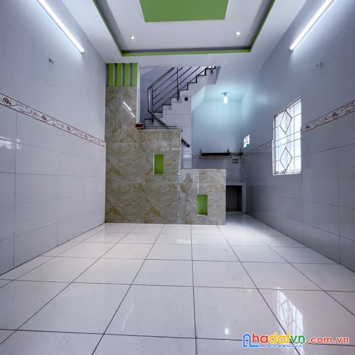Bán nhà 3 mặt tiền hẻm đoàn văn bơ q4
dt ngang. 3,45 x11,5 m -2 tấm dưới 98
triệu m2