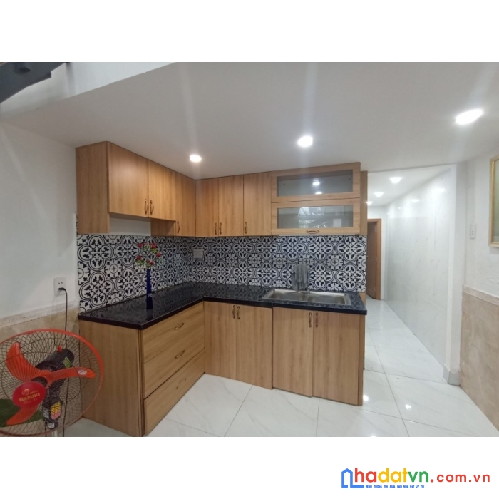 .nhà huỳnh ngọc huệ, gần cù chính lan, 2 tầng, mới đẹp