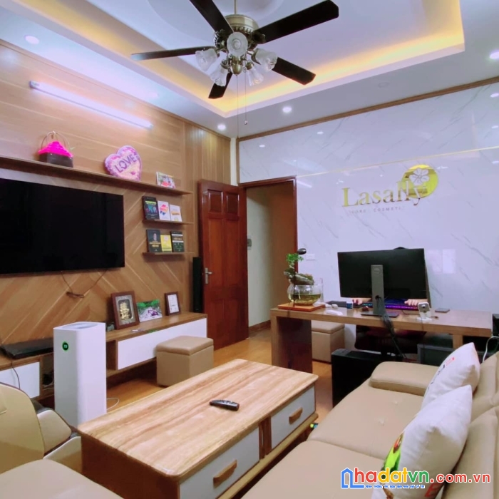 Nhà đẹp đón tết khương đình diện tích 46m2 chỉ 8 tỷ thang máy gara tặng nội thất